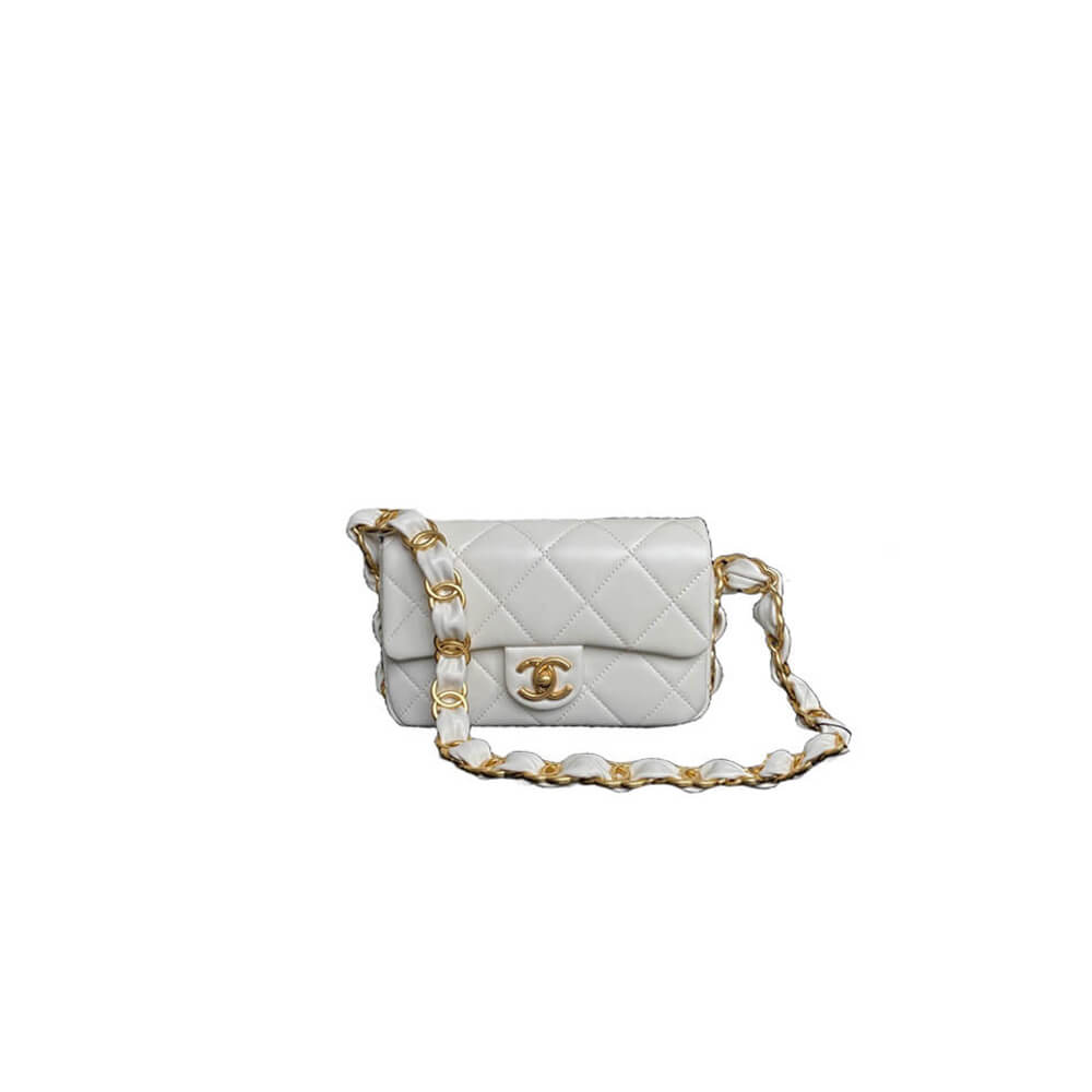 White CHANEL Small Flap Bag (high-end grade)