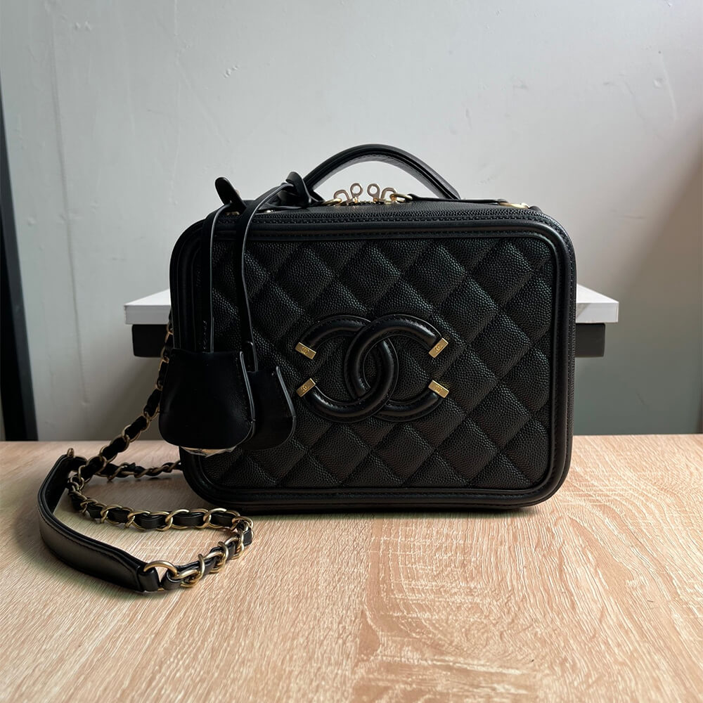 Chanel Medium Filigree Makeup Case - Image 2