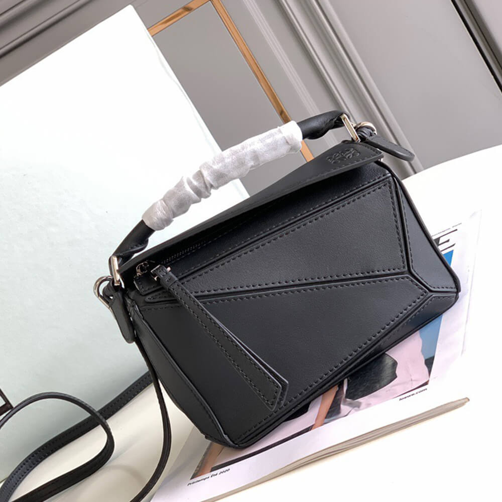 Black LOEWE Mini Puzzle bag in classic calfskin - Image 2