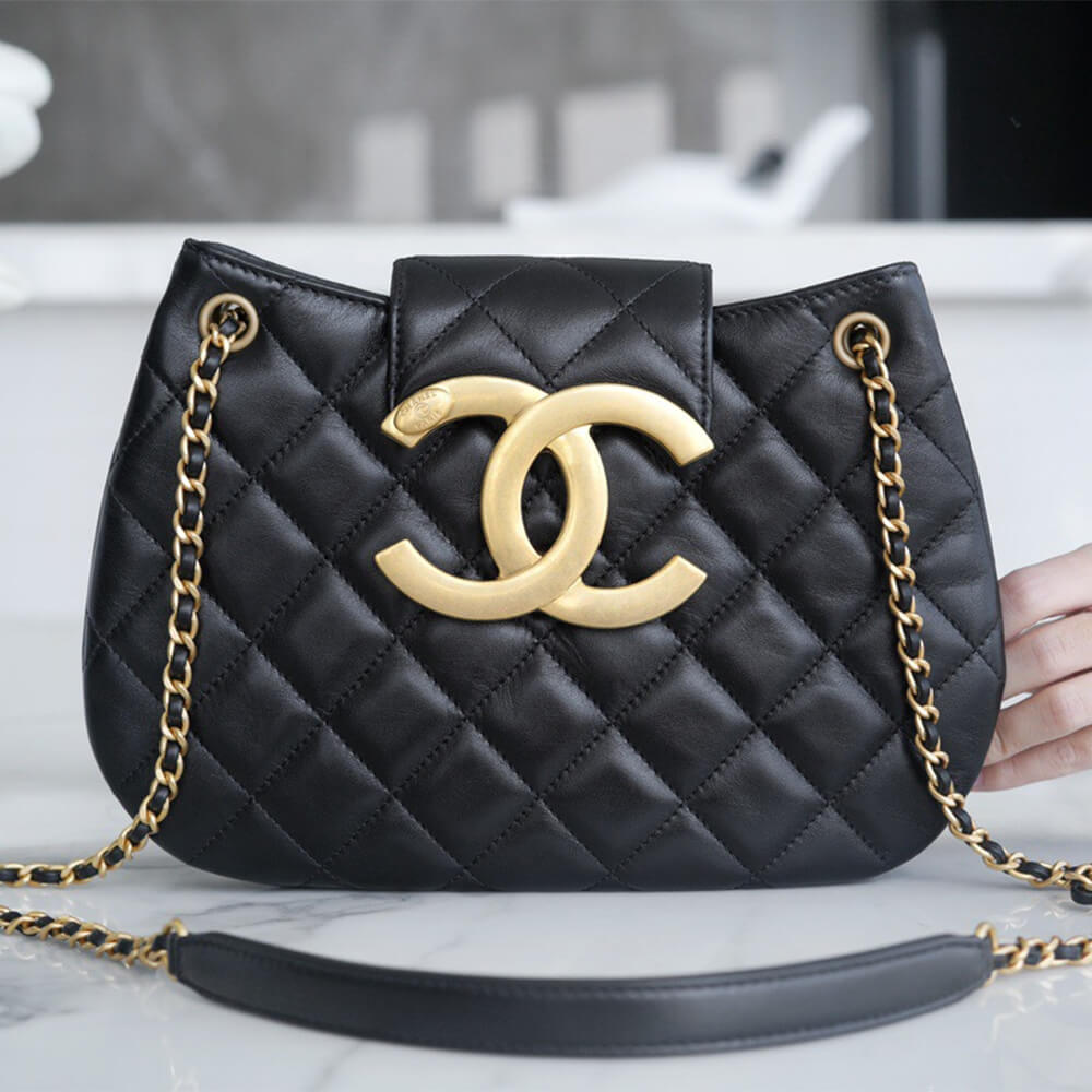 CHANEL Logo Round underarm bag - Image 2