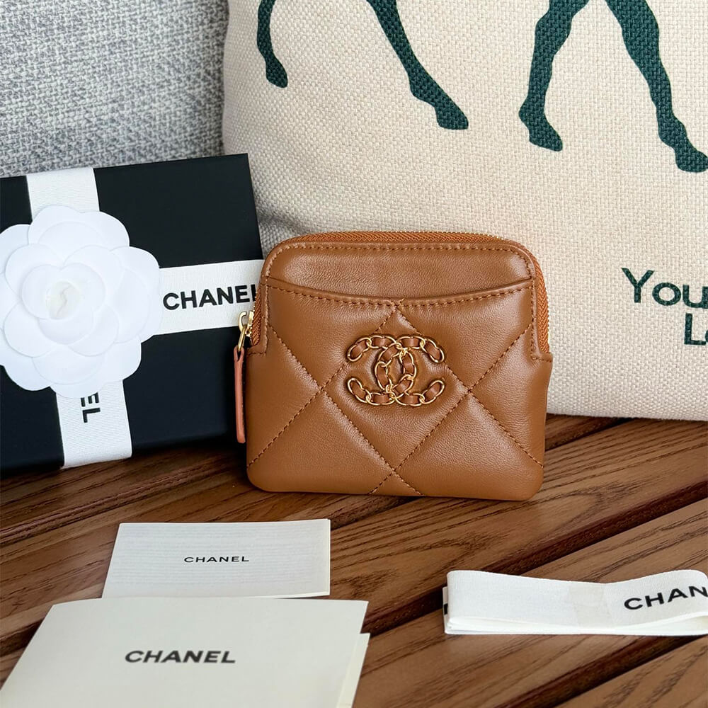 CHANEL 19 Zipped Coin Purse - Image 2