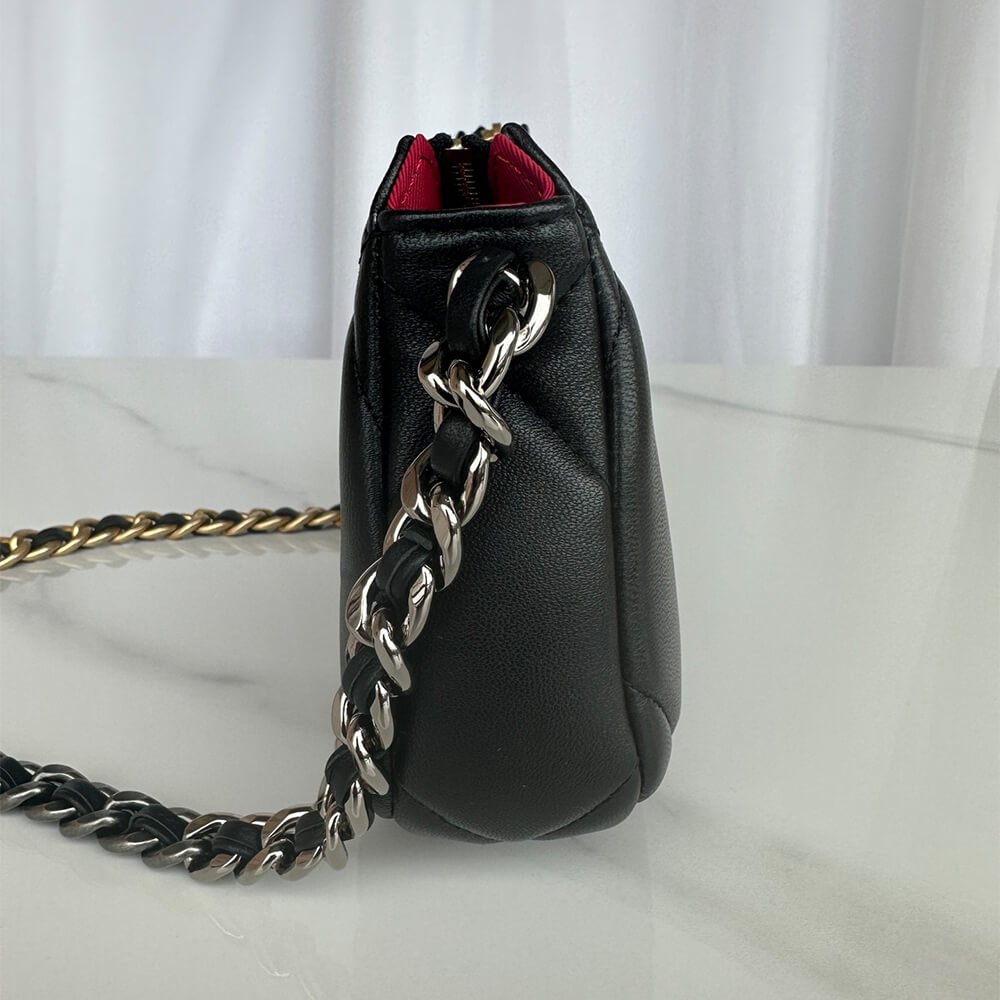 CHANEL 19 chain bag - Image 3