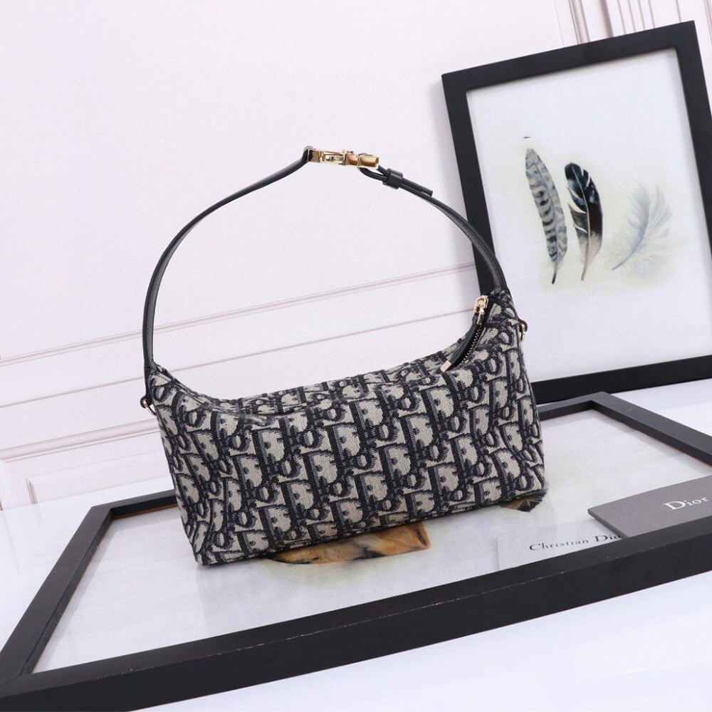 Medium DiorTravel Nomad Pouch - Image 4