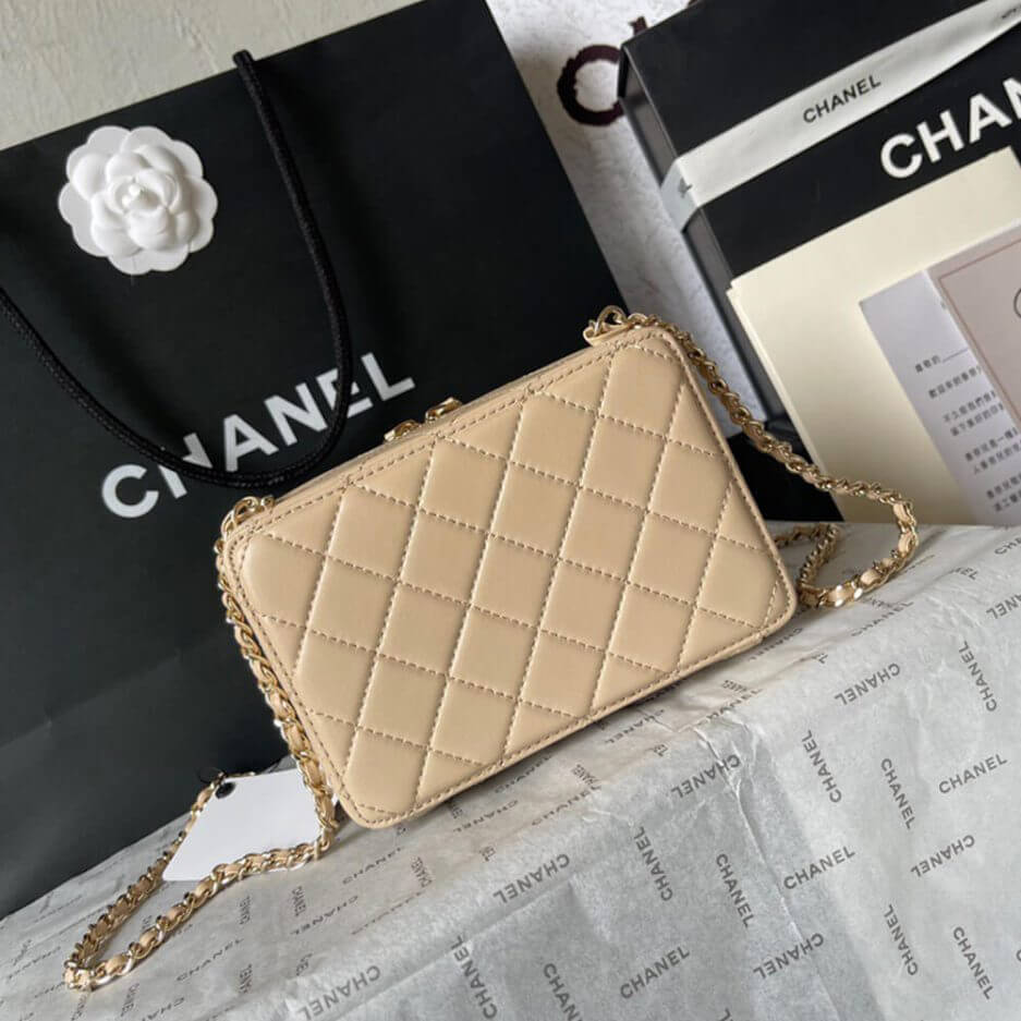 CHANEL CAMERA BAG - Image 4