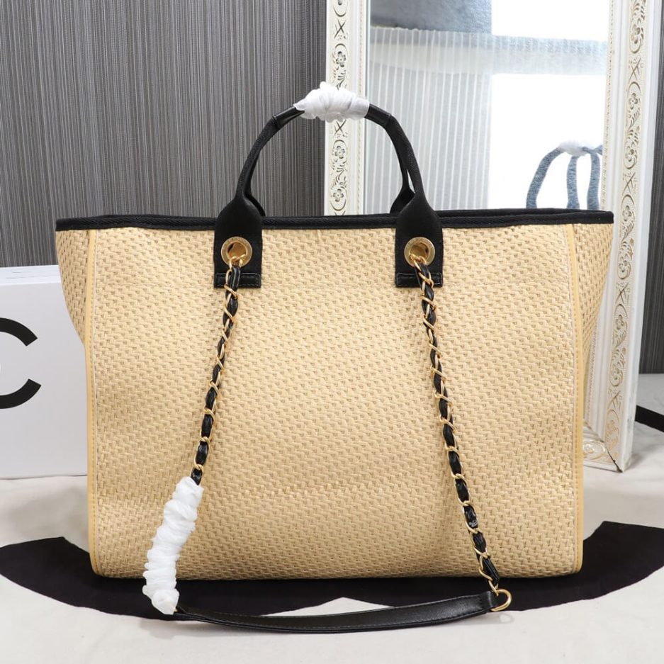 CHANEL MEDIUM DEAUVILLE TOTE - Image 4