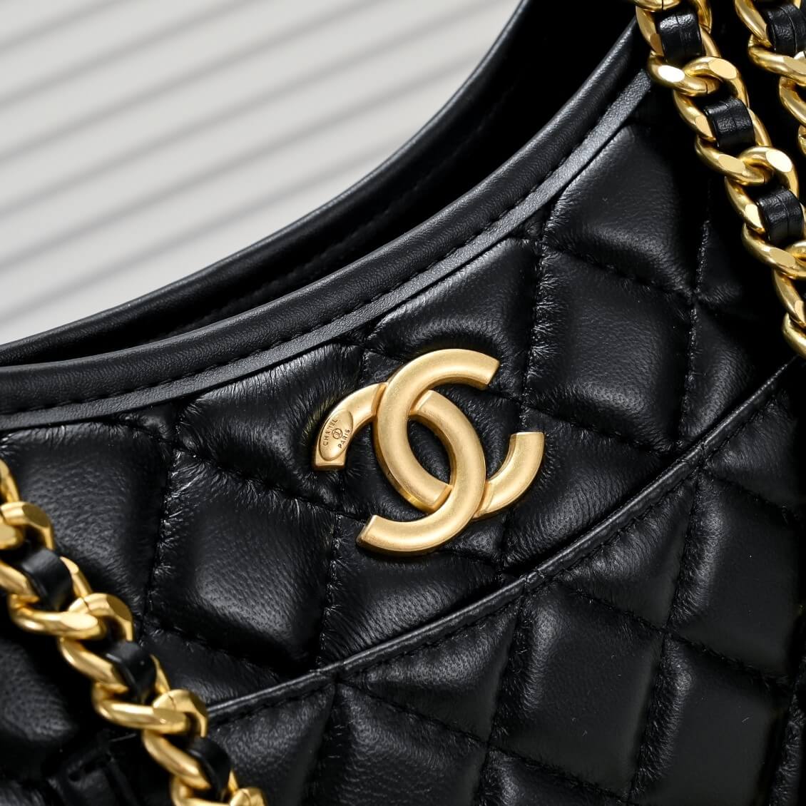 Chanel HOBO HANDBAG - Image 5