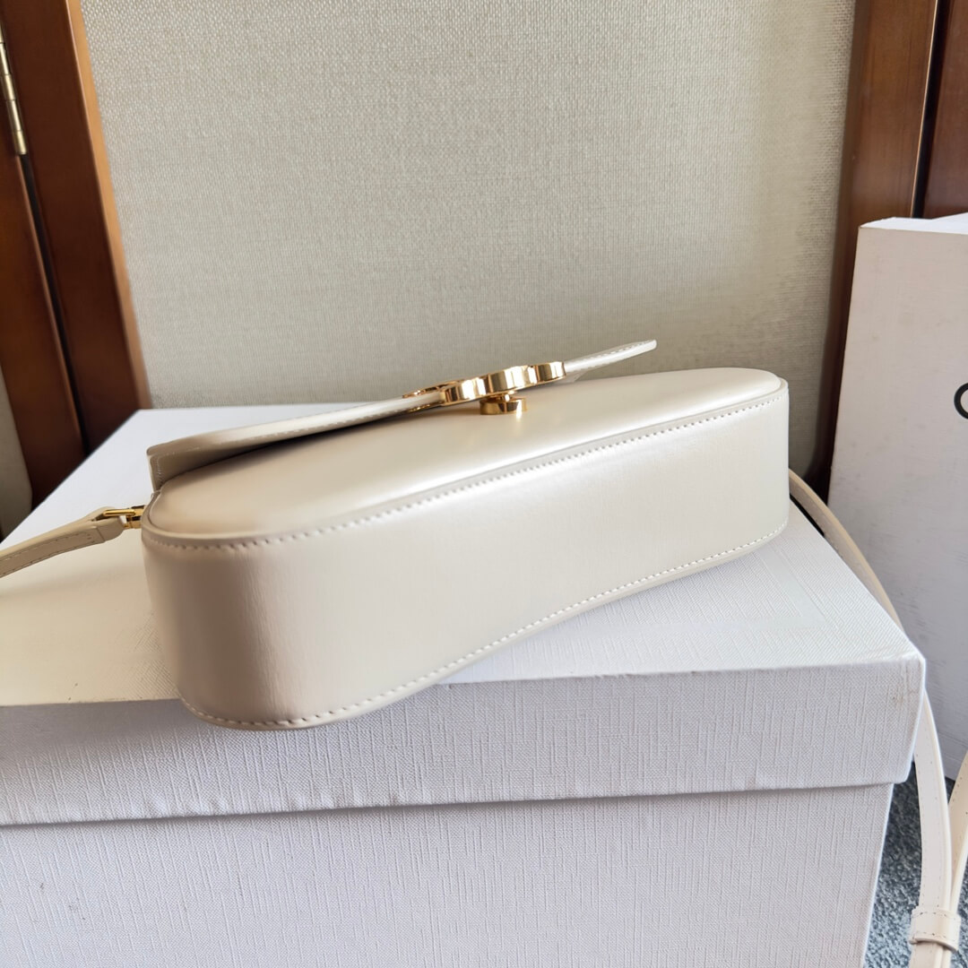 CELINE TEEN CELINE LOLA bag in shiny calf leather(High-end Grade) - Image 5