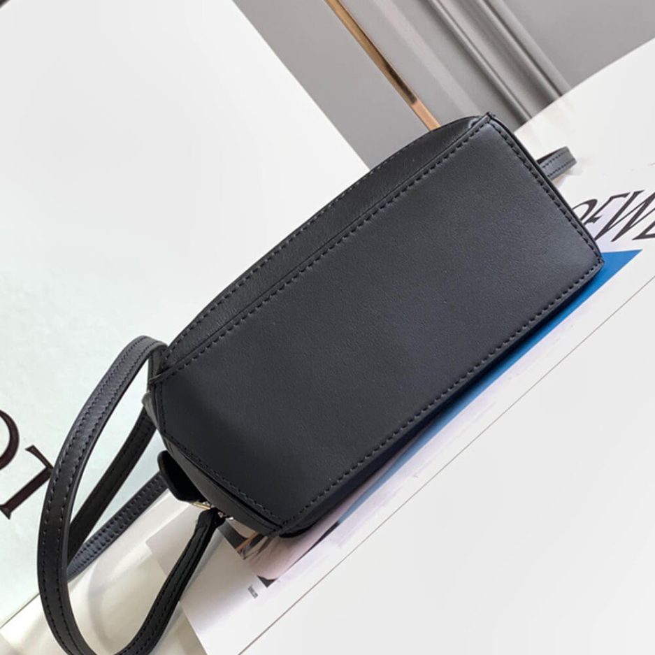 Black LOEWE Mini Puzzle bag in classic calfskin - Image 5