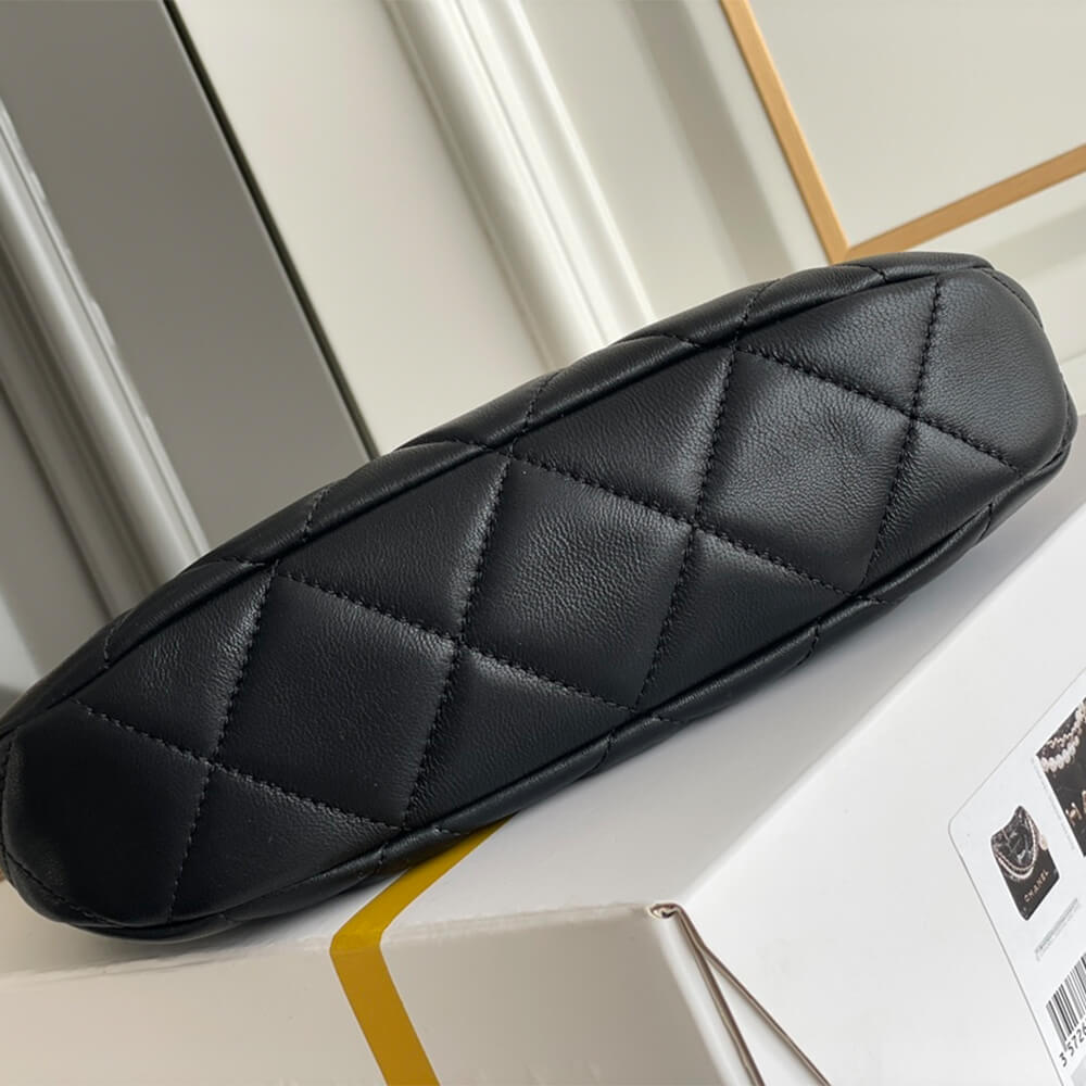 CHANEL HOBO HANDBAG - Image 5