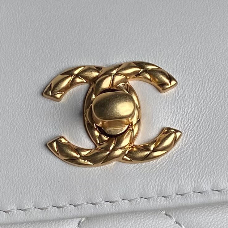 White Chanel Clutch (high-end grade) - Image 5