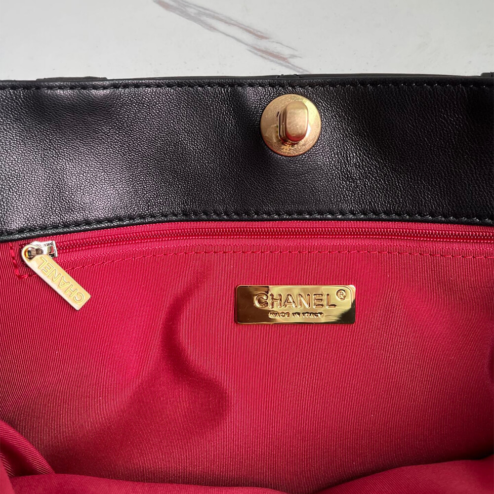 Chanel shopping bag - Image 6