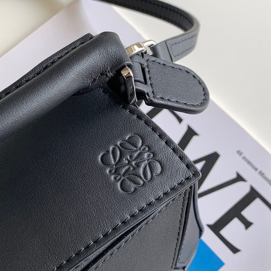 Black LOEWE Mini Puzzle bag in classic calfskin - Image 6