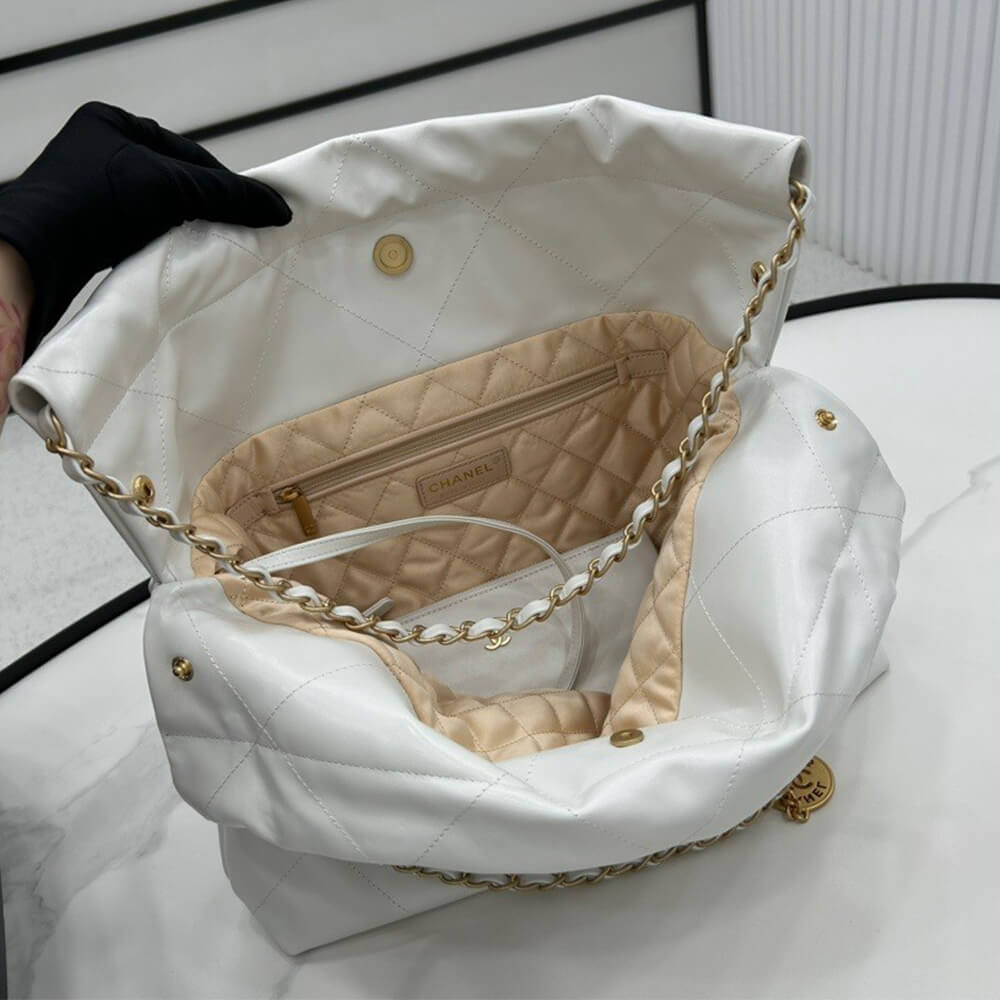 White CHANEL 22 Bag (high-end grade) - Image 7
