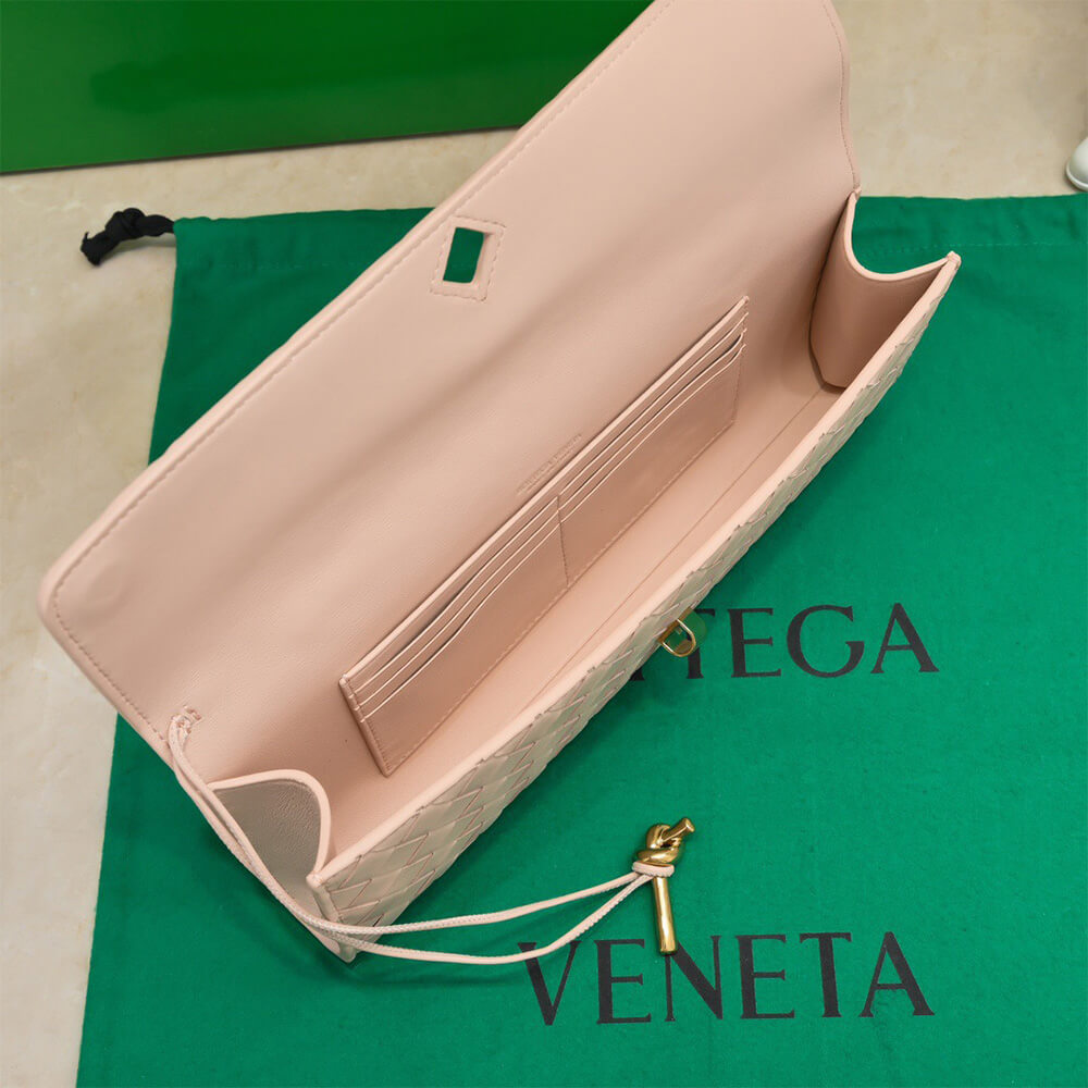 Powder pink Bottega Veneta Andiamo Clutch (HIGH-END GRADE) - Image 8