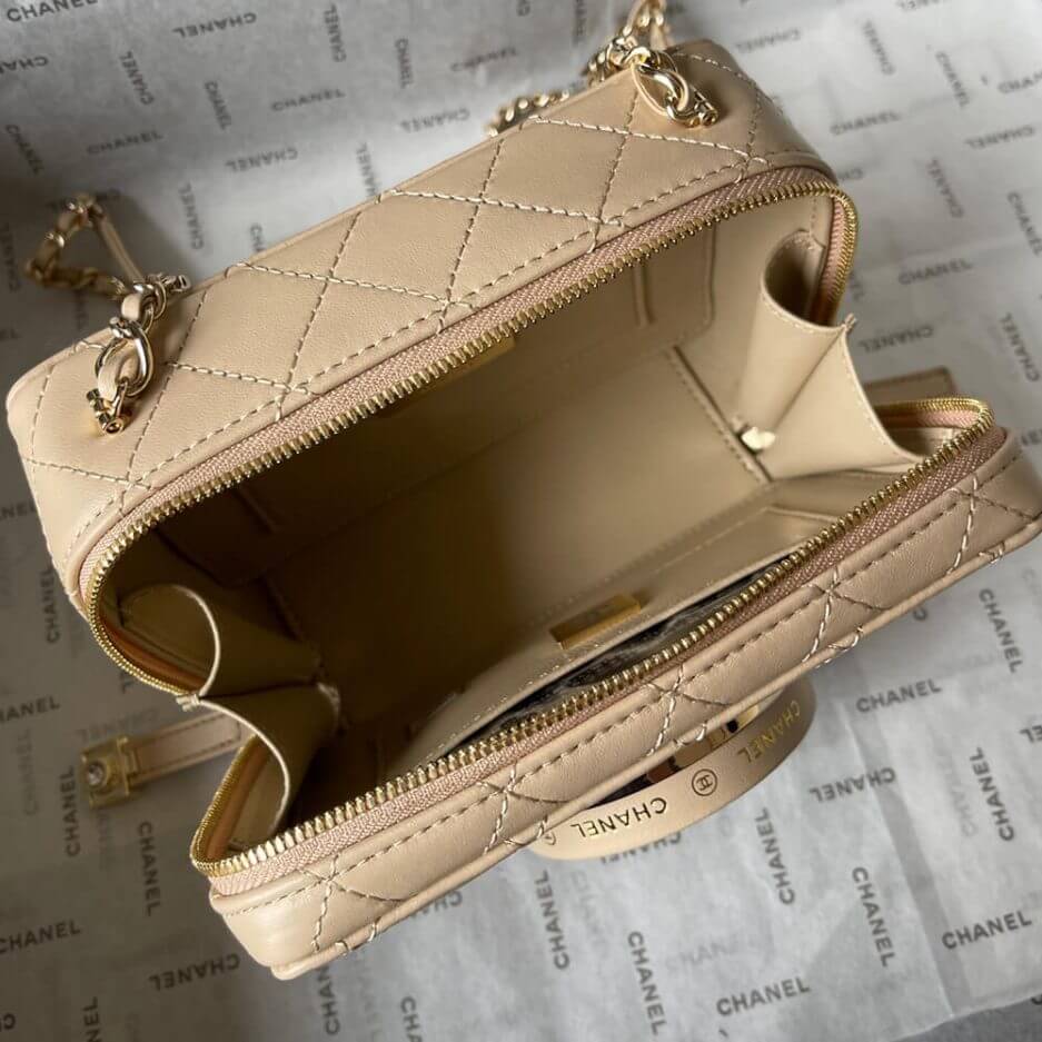 CHANEL CAMERA BAG - Image 8
