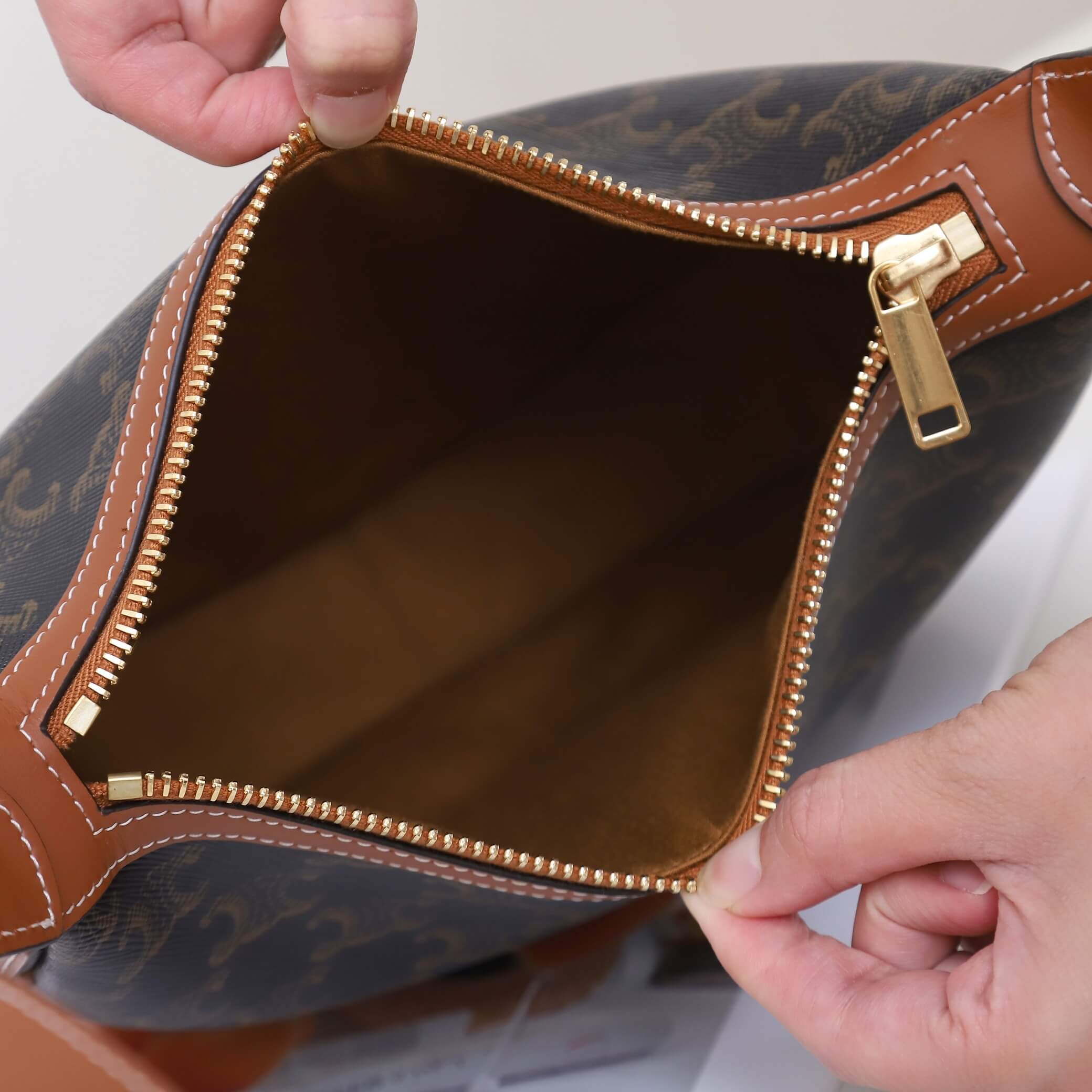 CELINE HELO?SE TRIOMPHE LOGO PRINTED calfskin small bag - Image 8